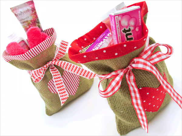 Customized Wedding Party Burlap Pouch